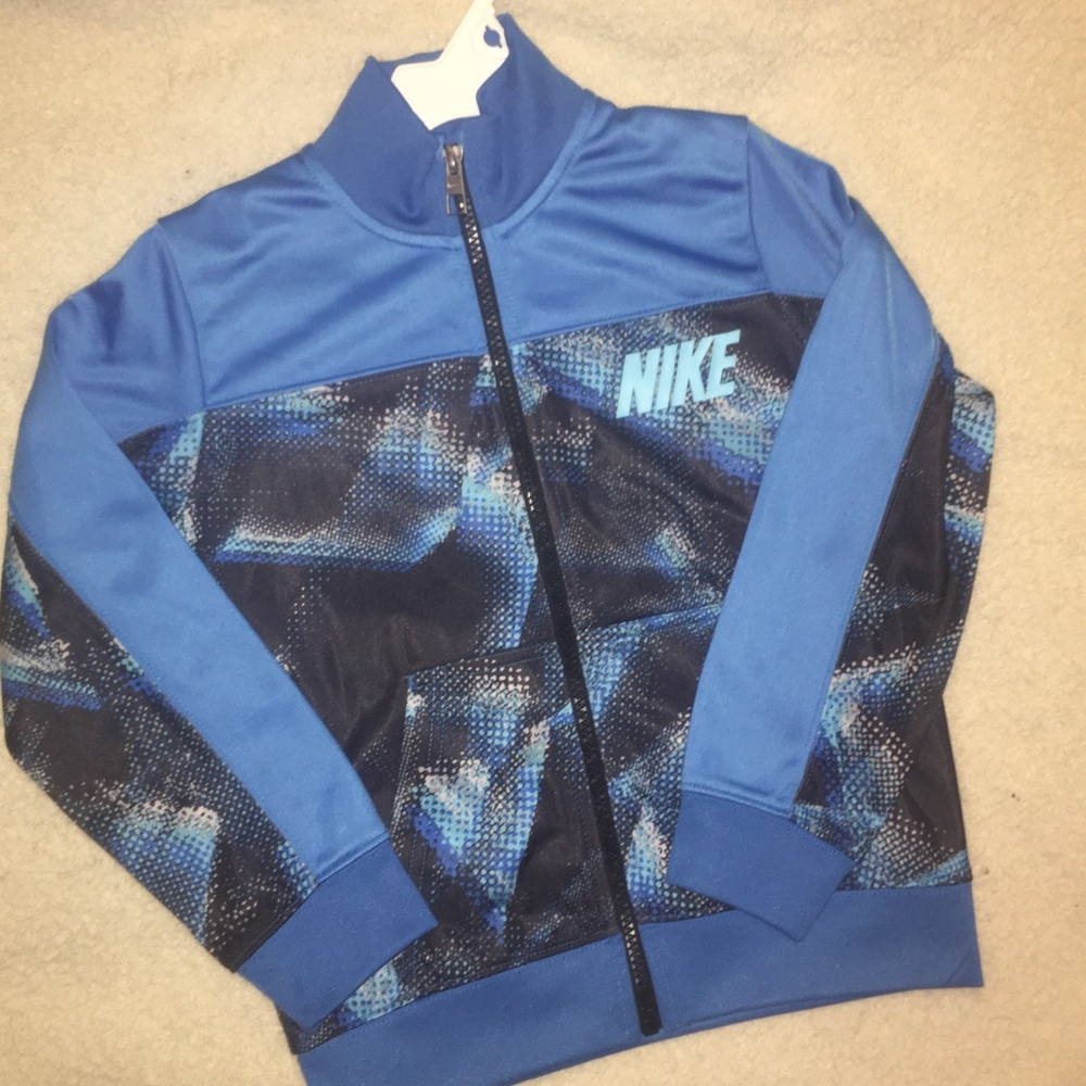 Boys NIKE zip up-Sz.6
